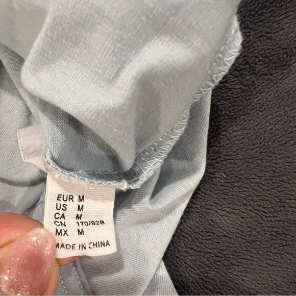 SweatyRocks Women's Casual V Neck Short Sleeve Solid Crop Top T-Shirt Light Blue - Picture 6 of 7